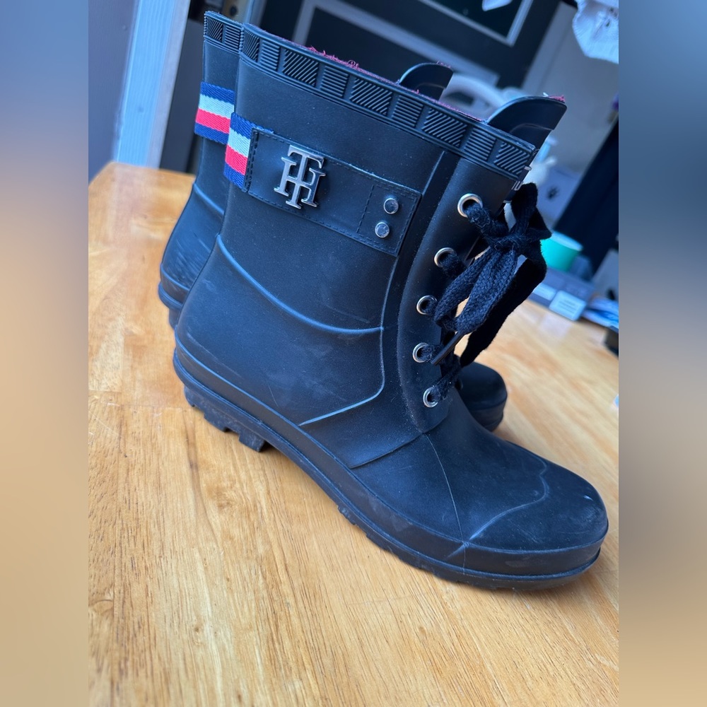 Tommy Hilfiger boots